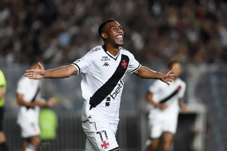 Rayan sous le maillot de Vasco da Gama @Alamy