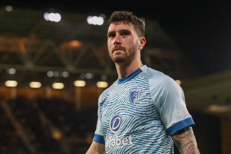 Senesi sous le maillot de Bournemouth @Alamy