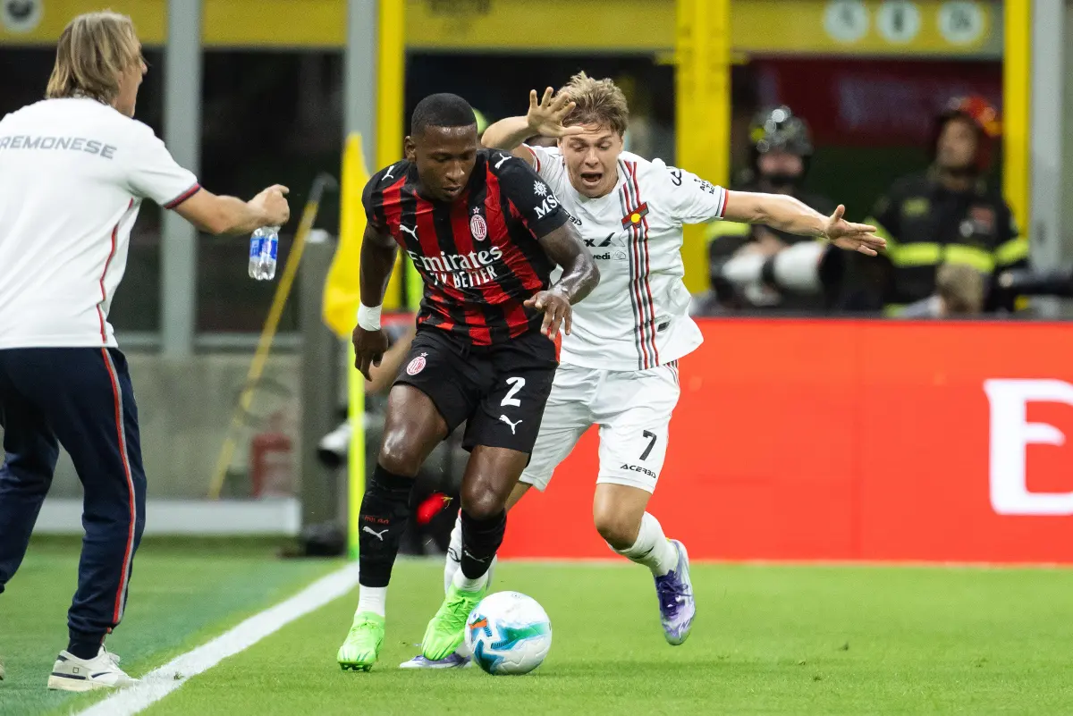 Pervis Estupiñán sous le maillot du Milan AC