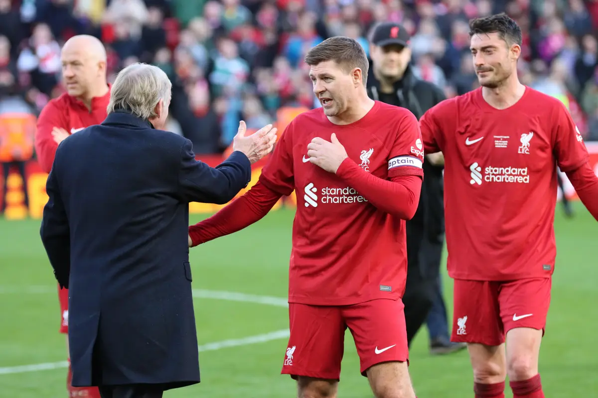 Un ancien joueur de Liverpool en charge de l'Eintracht Francfort ?