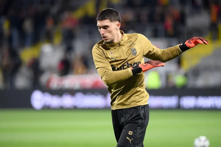 Lens : La doublure de Robin Risser est là