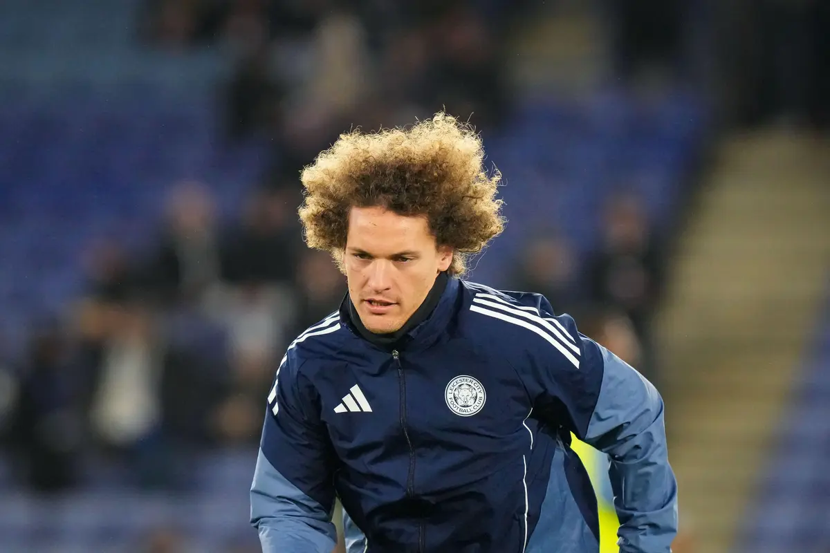 Monaco : Wout Faes blessé ?