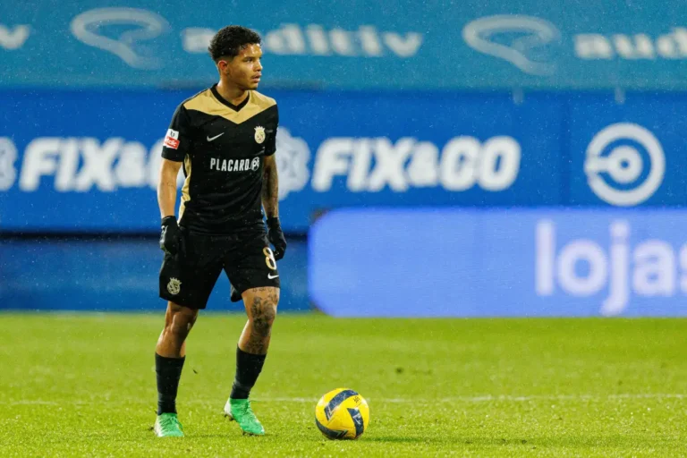 Amorim sous le maillot d'Alverca