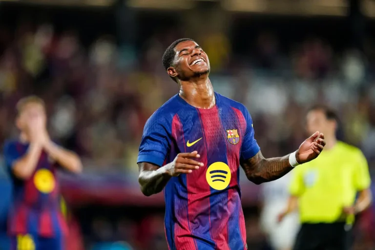 Barça : l'attaquant de Man United intéresse le PSG