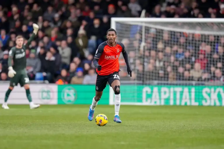 Christ Makosso avec Luton Town