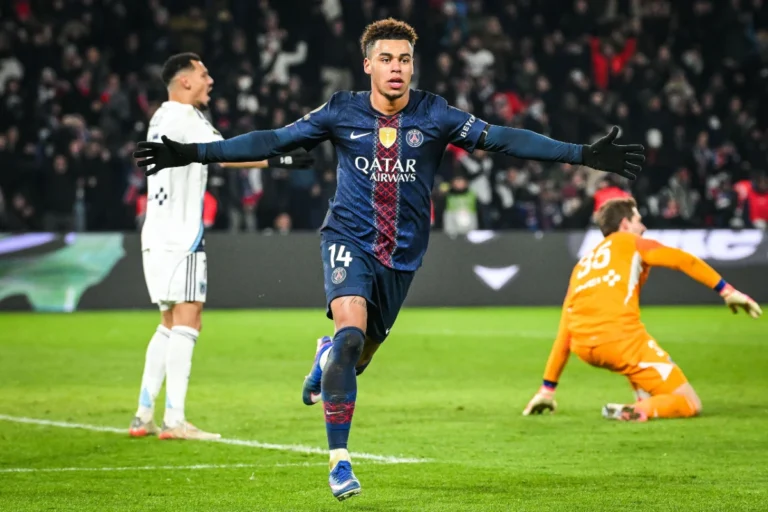 Désiré Doué buteur contre le Paris FC ©Alamy