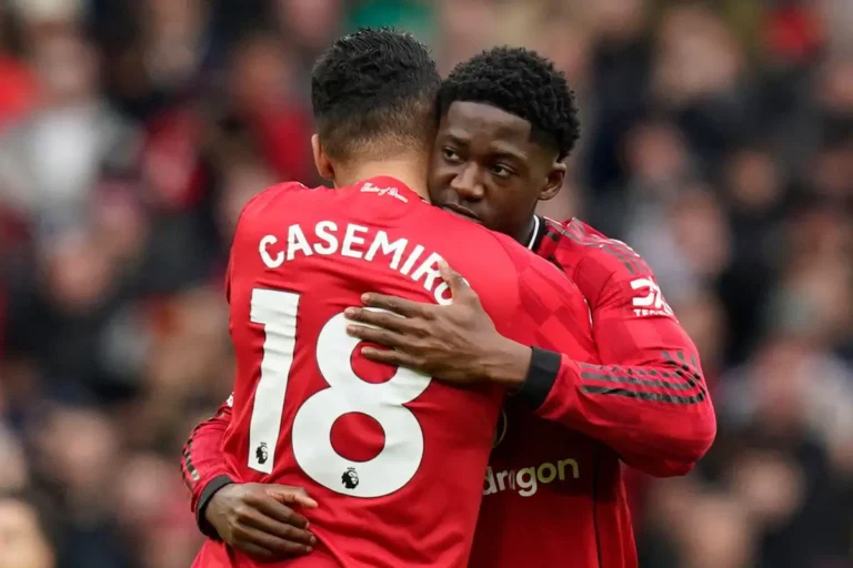 Kobbie Mainoo reprend les commandes à Old Trafford