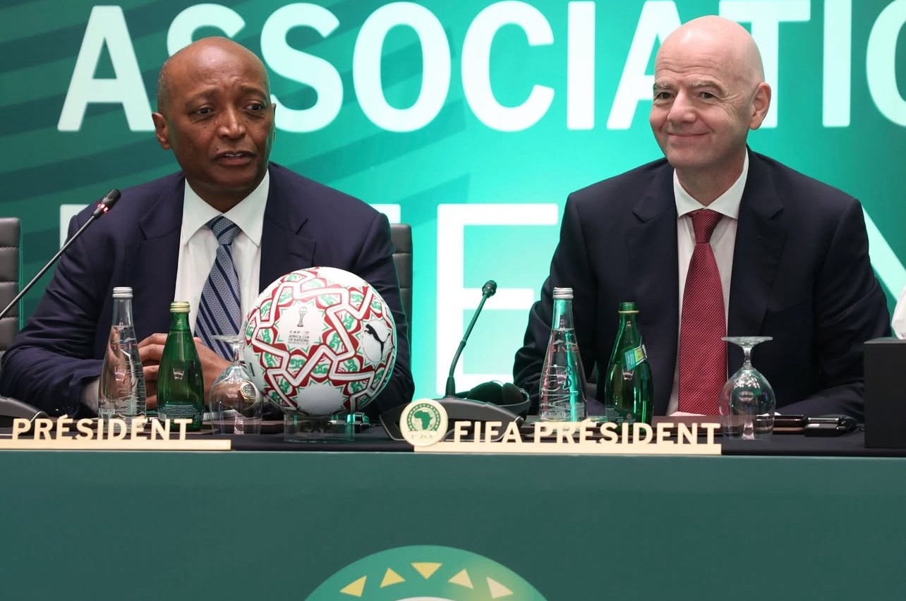 Patrice Motsepe, à côté de Gianni Infantino ©Alamy