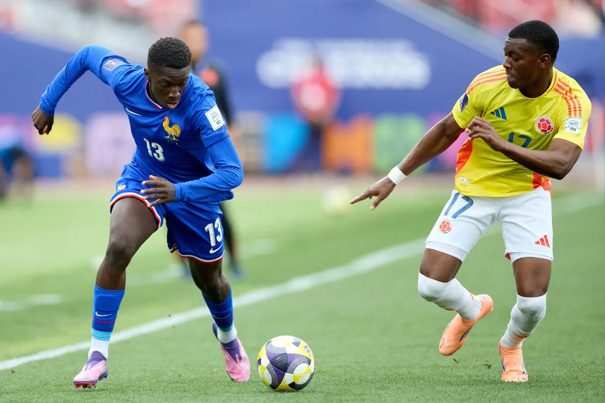 Moustapha Dabo avec les U20 de la France