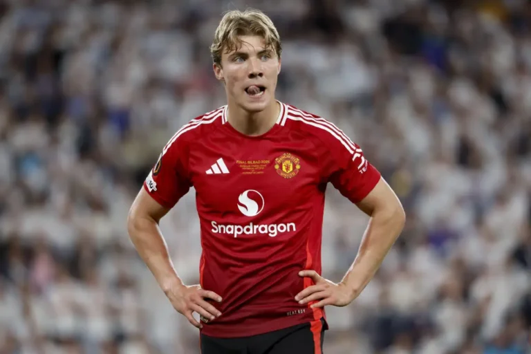 Naples prend la parole sur l'attaquant de Man United