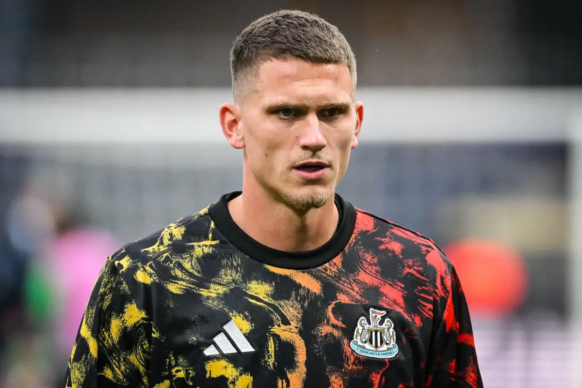 Officiel, un grand défenseur prolonge en Premier League