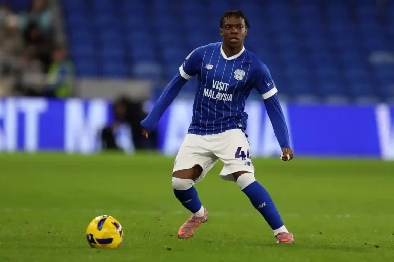 Ronan Kpakio avec Cardiff City