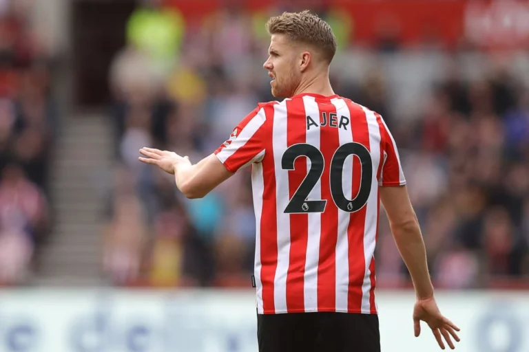Kristoffer Ajer sous le maillot de Brentford @Alamy