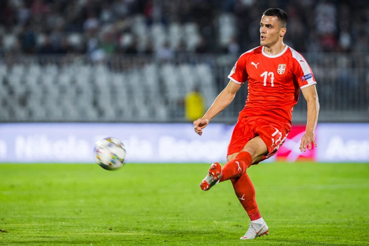 Filip Kostic sous le maillot de la Serbie @Alamy