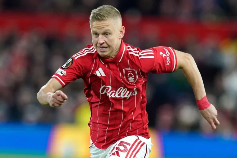 Zinchenko sous le maillot de Nottingham @Alamy