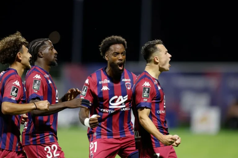 Ligue 2 : Clermont Foot prolonge un jeune défenseur