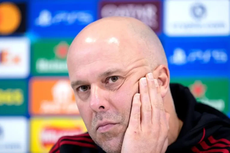 Liverpool : La mise au point inquiétante d'Arne Slot sur Florian Wirtz