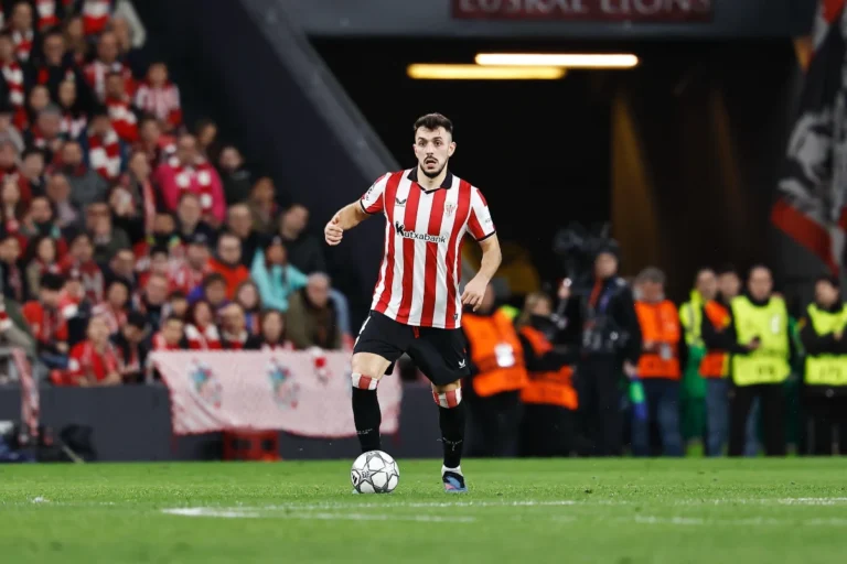 Aitor Paredes sous le maillot de Bilbao