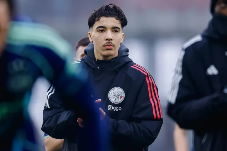 Ajax : Bounida et Mokio font peur au club