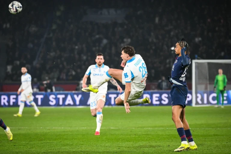 Benjamin Pavard visé par Dortmund ©Alamy