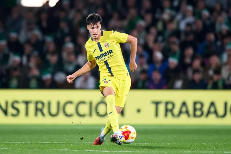 Carlos Macià sous le maillot de Villarreal