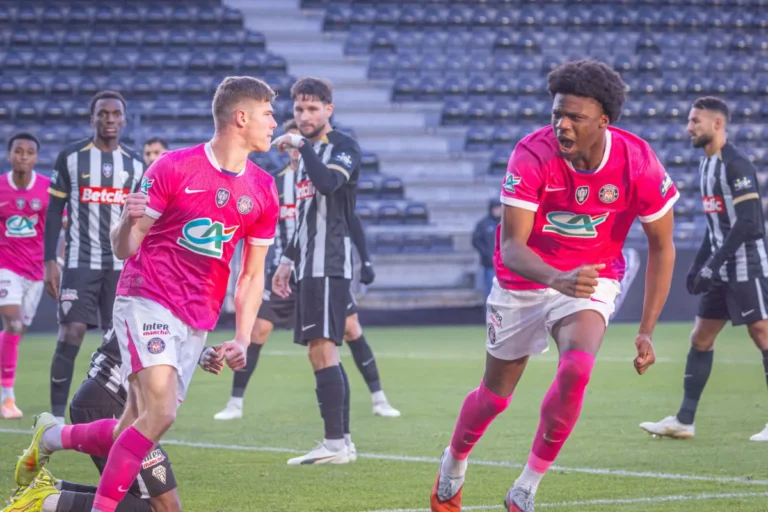 Charlie Cresswell visé par Tottenham ©Alamy