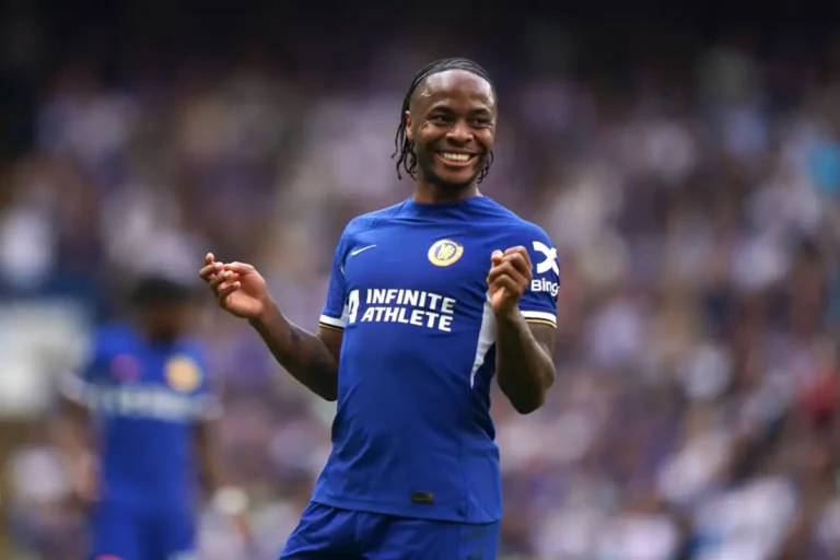 Chelsea : officiel, Sterling quitte l'Angleterre pour la première fois