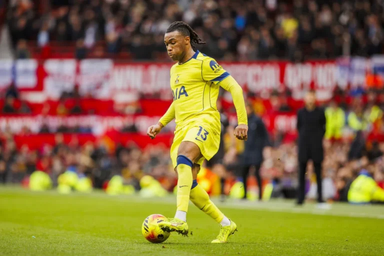 Destiny Udogie sous le maillot de Tottenham