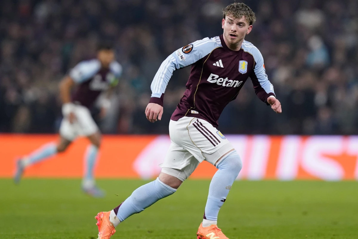 Harvey Elliott sous les couleurs d'Aston Villa ©Alamy