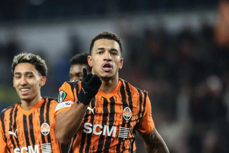 Kauã Elias avec le Shakhtar Donetsk