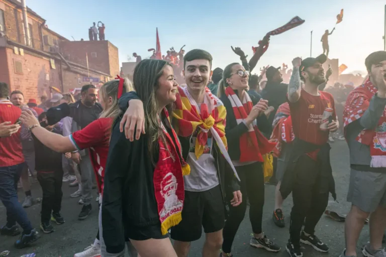 Liverpool : deux clubs à convaincre pour recruter un défenseur central