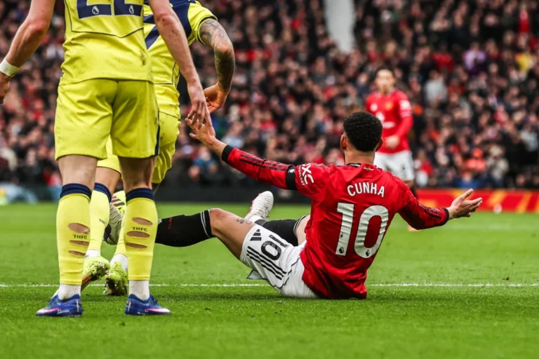 Matheus Cunha sous les couleurs de Manchester United ©Alamy