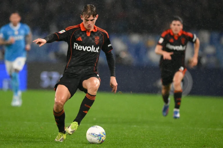 Nico Paz visé par l'Inter Milan ©Alamy