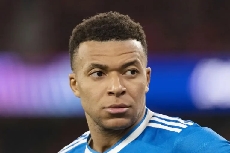 Real Madrid : Arbeloa fait peur aux fans sur Mbappé