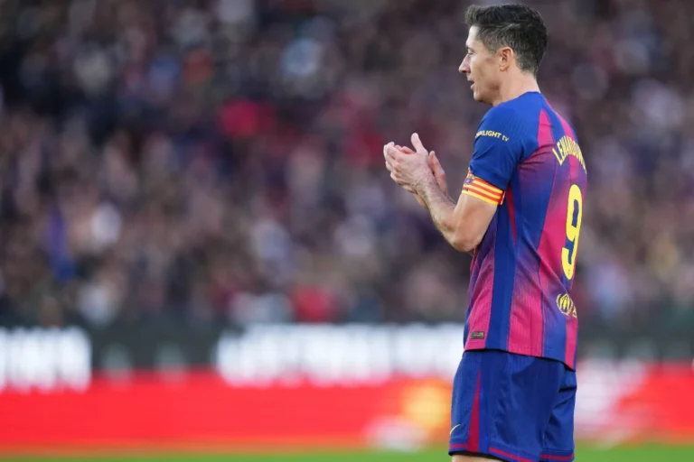 Robert Lewandowski visé par l'Atlético Madrid et le Milan AC ©Alamy