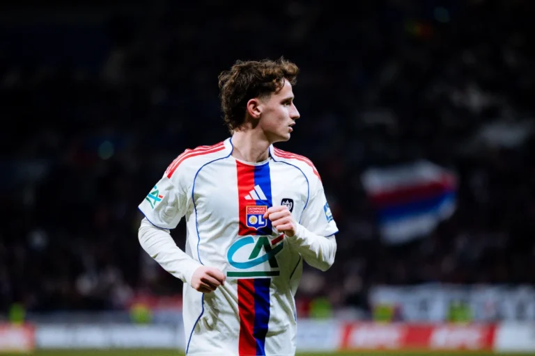 Tyler Morton sous le maillot de l'OL