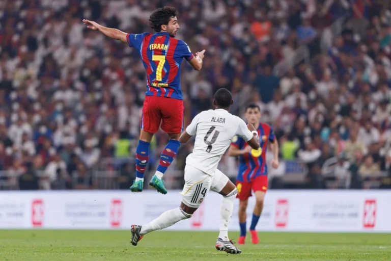 David Alaba sous le maillot du Real Madrid @Alamy