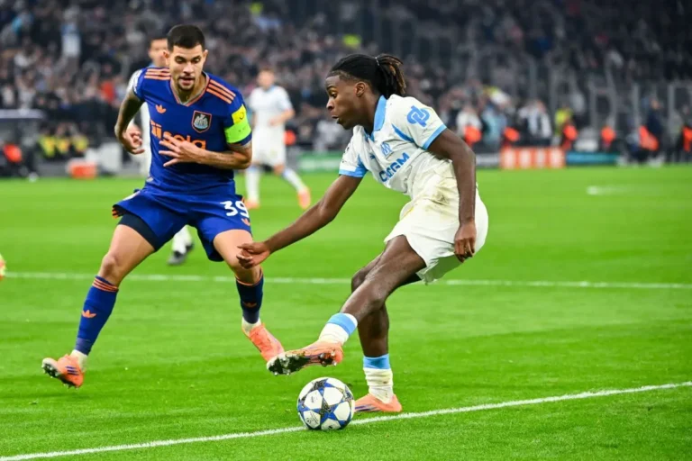 Darryl Bakola sous le maillot de l'Olympique de Marseille @Alamy