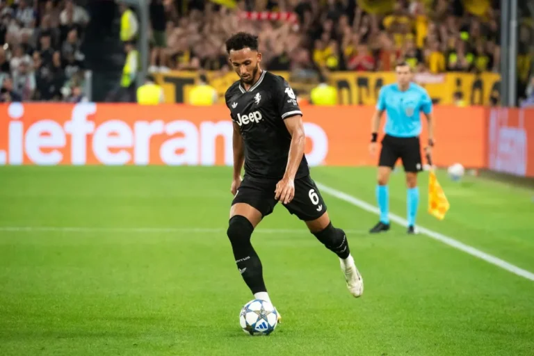 Lloyd Kelly sous le maillot de la Juventus @Alamy