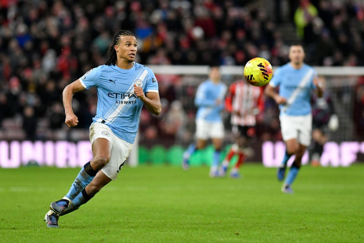 Nathan Aké sous le maillot de Manchester City @Alamy