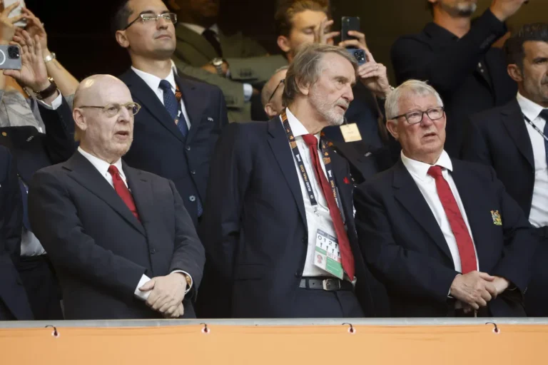 Ratcliffe sous le feu des critiques : restructuration à United et tempête politique au Royaume-Uni