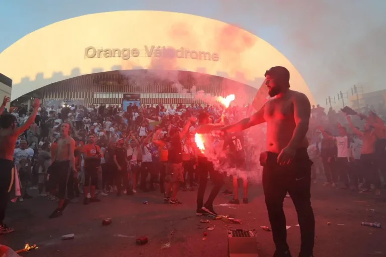 CDF : Le gros pétage de plomb des supporters de l'OM au Vélodrome