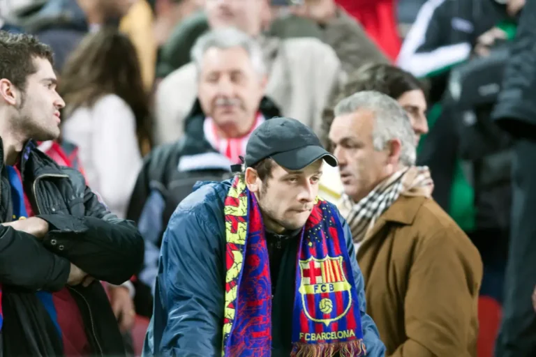 Barça : un supporter du club pris en otage par un club anglais