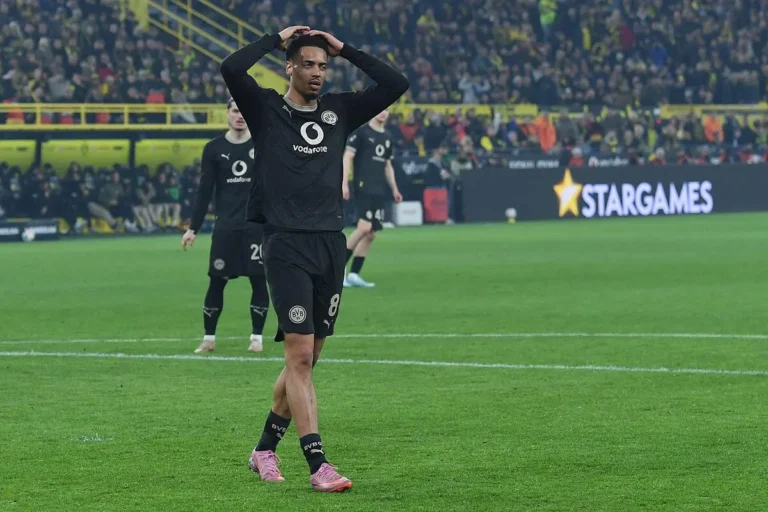 Dortmund : Coup d'arrêt brutal pour Felix Nmecha