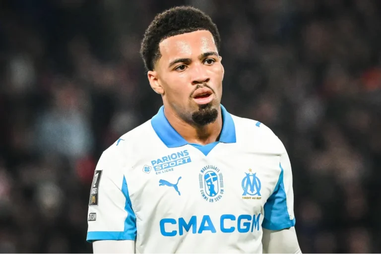Ethan Nwaneri sous le maillot de l'OM