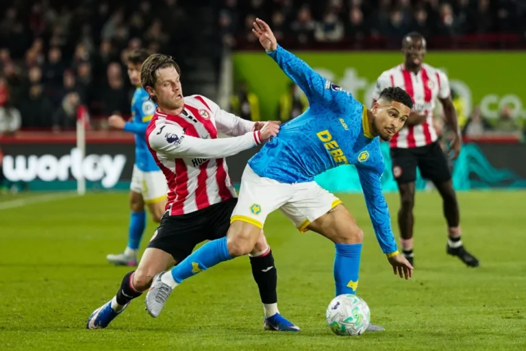 João Gomes visé par Manchester City et Chelsea ©Alamy