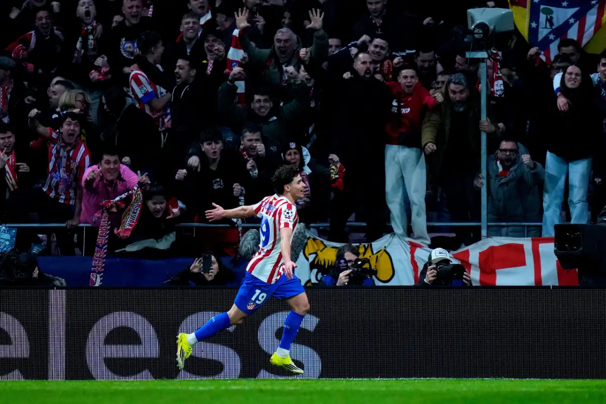 Julian Alvarez répond au PSG, l'Atlético Madrid furieux