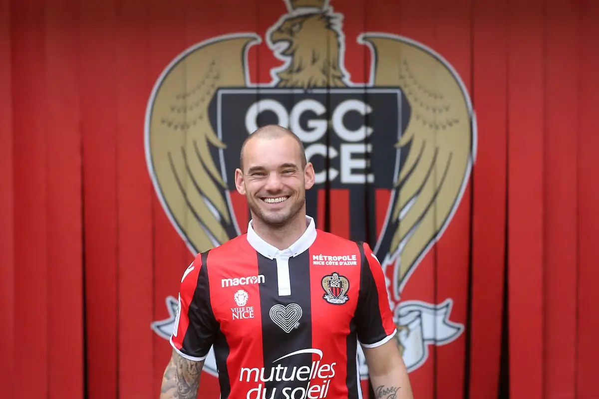 Le joueur le plus capé des Pays-Bas surprend la planète