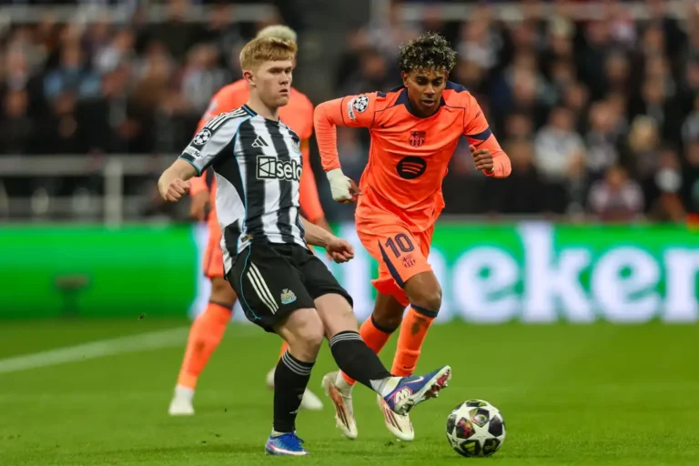 Lewis Hall, la sensation qui affole le Barça et la Premier League