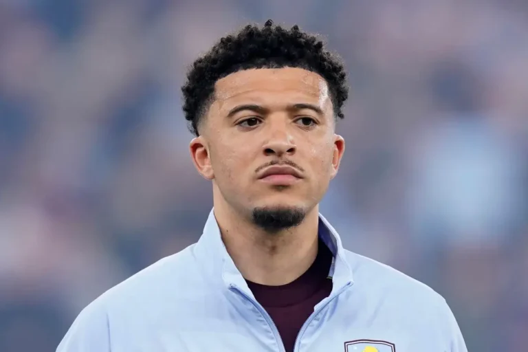 Man United : troisième mariage pour un attaquant à Dortmund